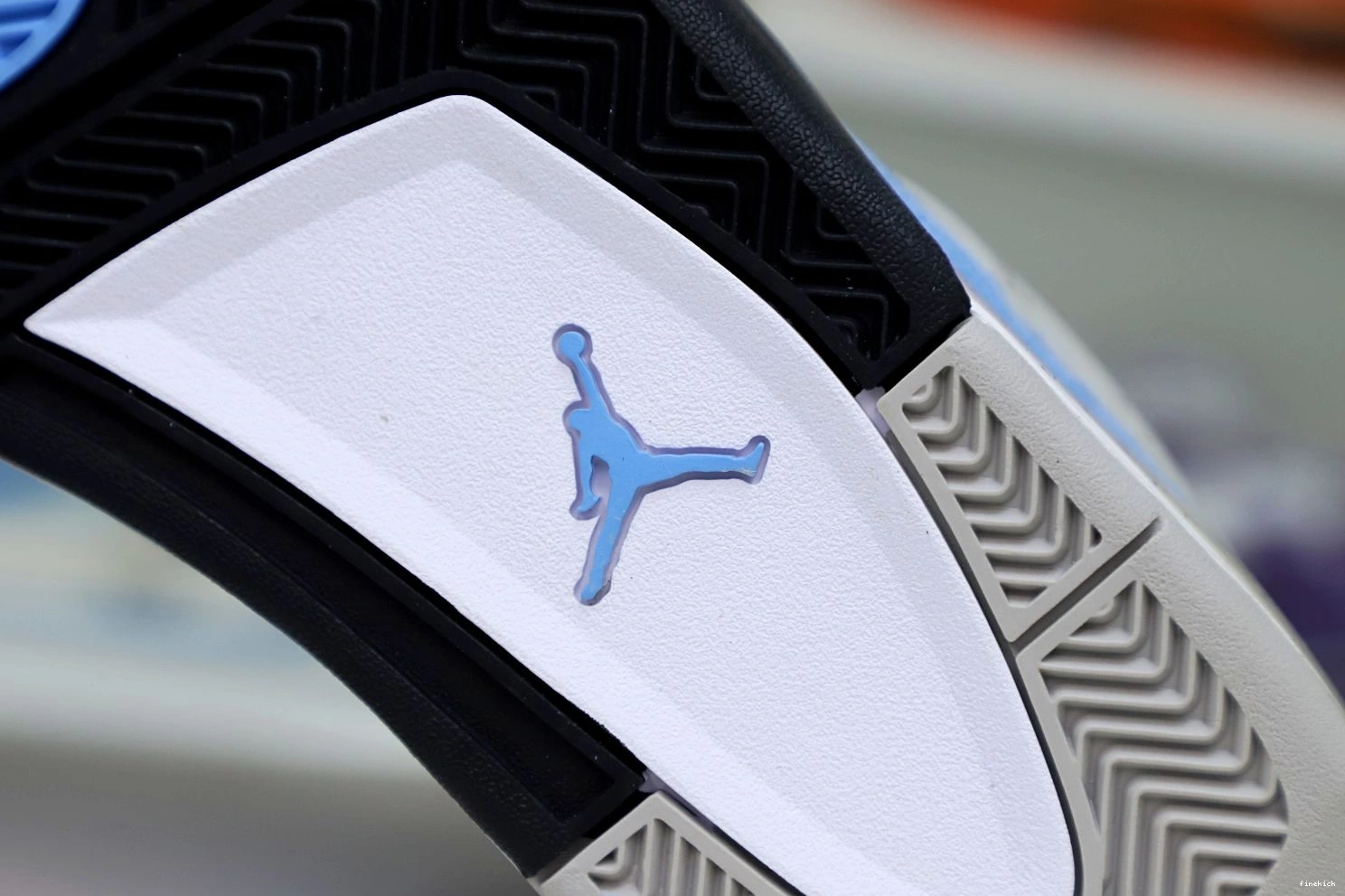 JORDAN BLUE UNIVERSITY 4 AIR 1016